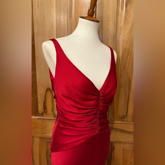 Elie Tahari - Sumptuous Scarlet Silk Gown - Ruched Bodice/Draped Skirt, EUC - 12 - Picture 9 of 14